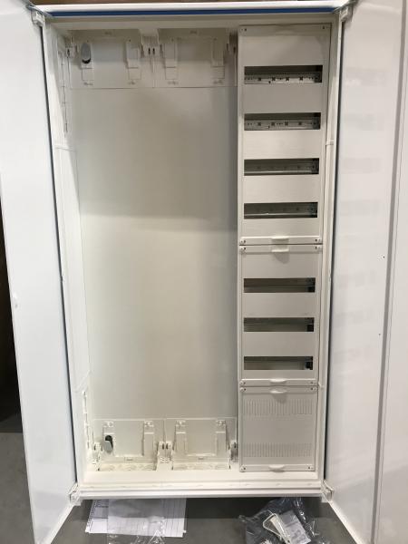 Hager Verteilerschrank mit 1x Verteilerfeld ZU59VT7APZ2 mit APZ, ZB53S